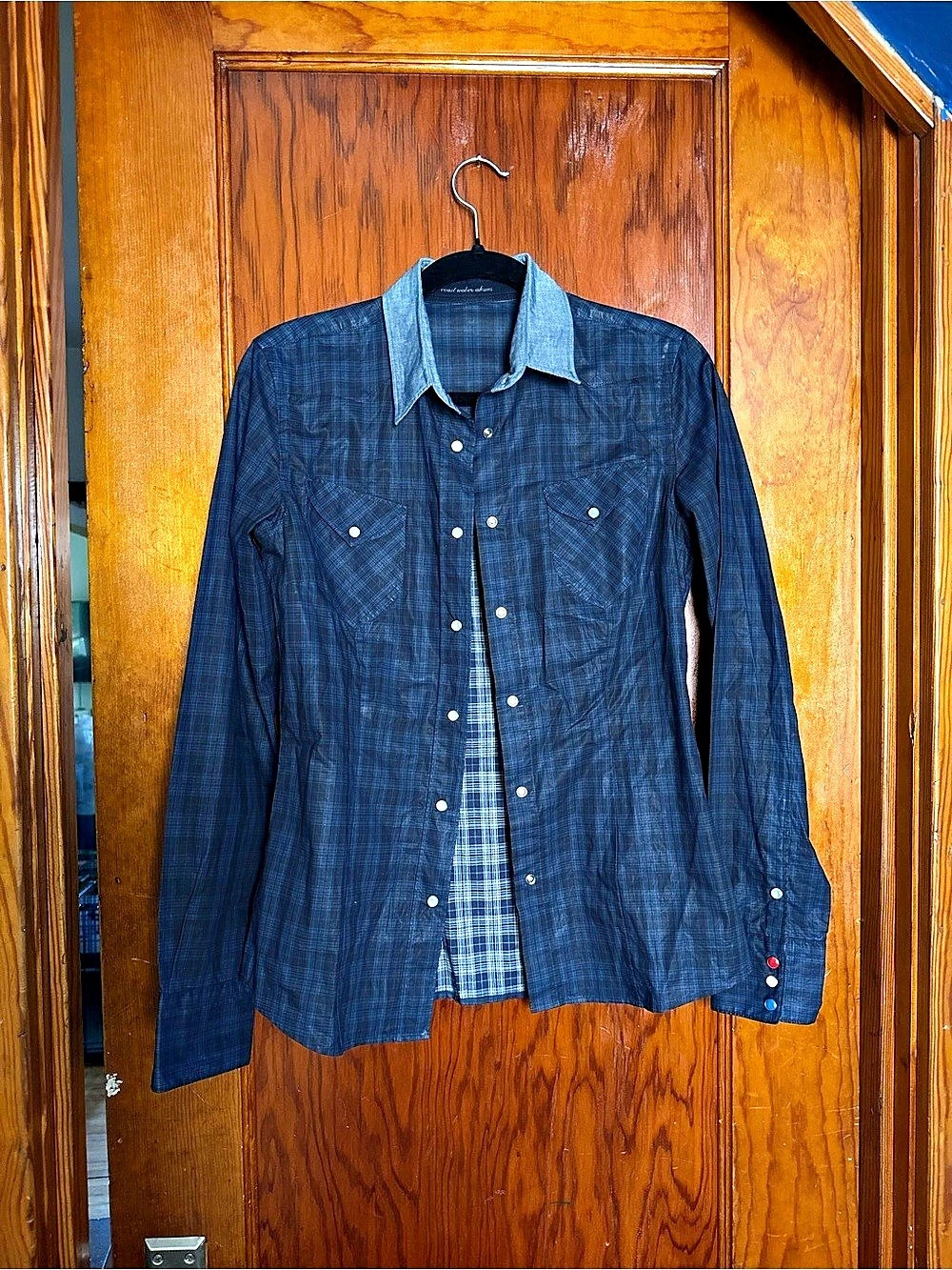 Coast Weber Ahaus Women’s Waxy Plaid Button Down in Blue